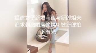  家里的淫妻骚母狗被大哥调教的真不错，乖巧听话丝袜高跟，跪着给大哥舔鸡巴