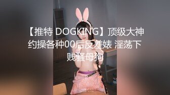 颜值不错长相甜美萌妹和炮友互玩，舔弄口交毛毛浓密翘起屁股，大姨妈塞着棉棒玻璃棒爆菊