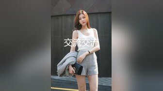 商场女厕近距离偷拍极品美少妇的大黑鲍