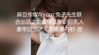 身材丰腴性感大奶美少妇水多耐操与两个老爷们3P一个干嘴一个后入日的她嗷嗷叫对白精彩1080P原版