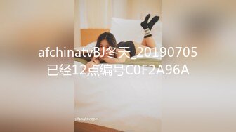 -9-18【恋歌】老公不在家约良家人妻，上来就摸，聊聊天再操逼，扶腰后入爆操，搞得舒服了