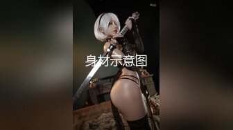 【新速片遞】 厕拍大神全副武装潜入女厕❤️将装备挨个整齐摆放好 坐等妹子来尿尿 意外收获一个妹子在手淫