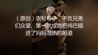 嫩妹子在房间自拍裸体跳广播体操