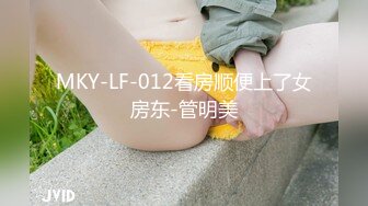 公交站牌对着烈性女子撸，突然开口大骂