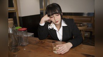 美女同学来家里吃饭玩手游消磨时间性爱玩家 五子棋大冒险 献身游戏被无套内射逼里淫水四溢