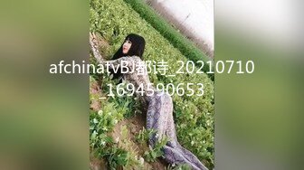 尾随偷拍美女裙底风光JK制服萌妹和闺蜜逛街蓝色小熊内内可爱+穿着制服放学美女P股圆润内内夹进去了