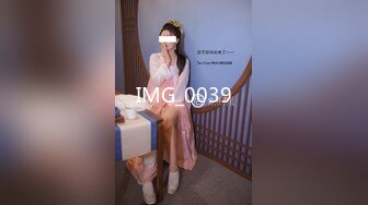 商场女厕漂亮的短发美女 被拍两次 肥肥的小穴 丰腴的肥臀